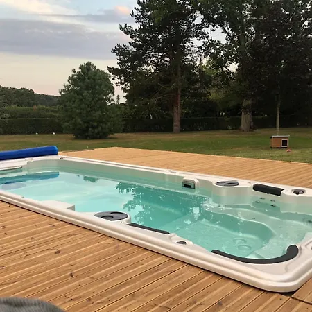 Villa * Agonges